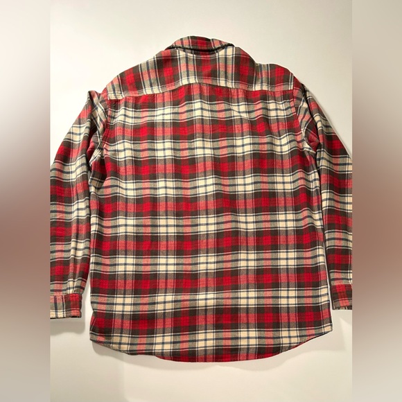 🎁 American Living Red and Cream Soft Durable Plaid Button Down Flannel Shirt - Picture 8 of 8